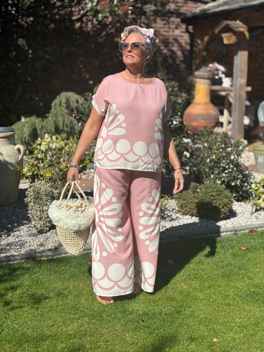 2 piece Suit in Pink & Cream floaty viscose Free Size