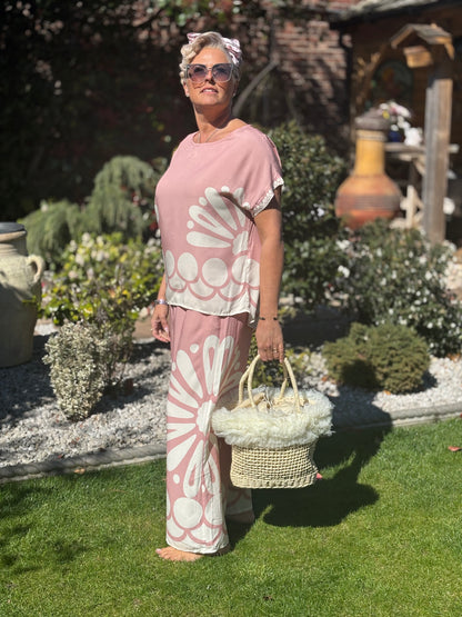 2 piece Suit in Pink & Cream floaty viscose Free Size