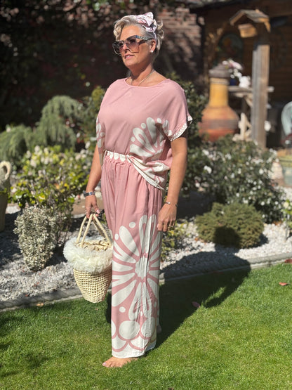 2 piece Suit in Pink & Cream floaty viscose Free Size